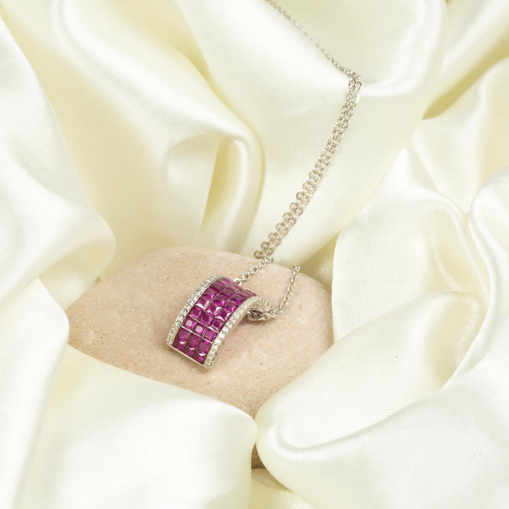 Seren Pink Curve Necklace