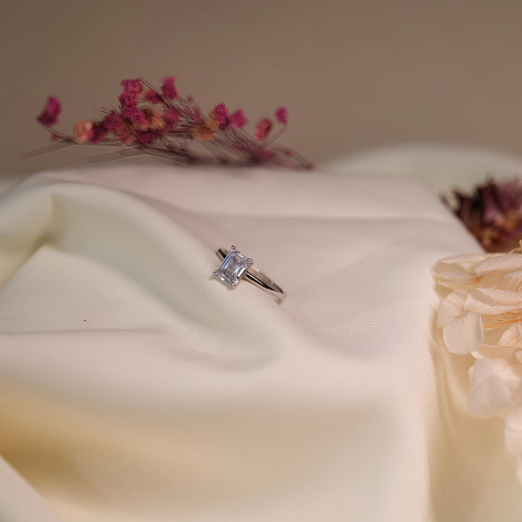 Aurora Emerald Solitaire Ring