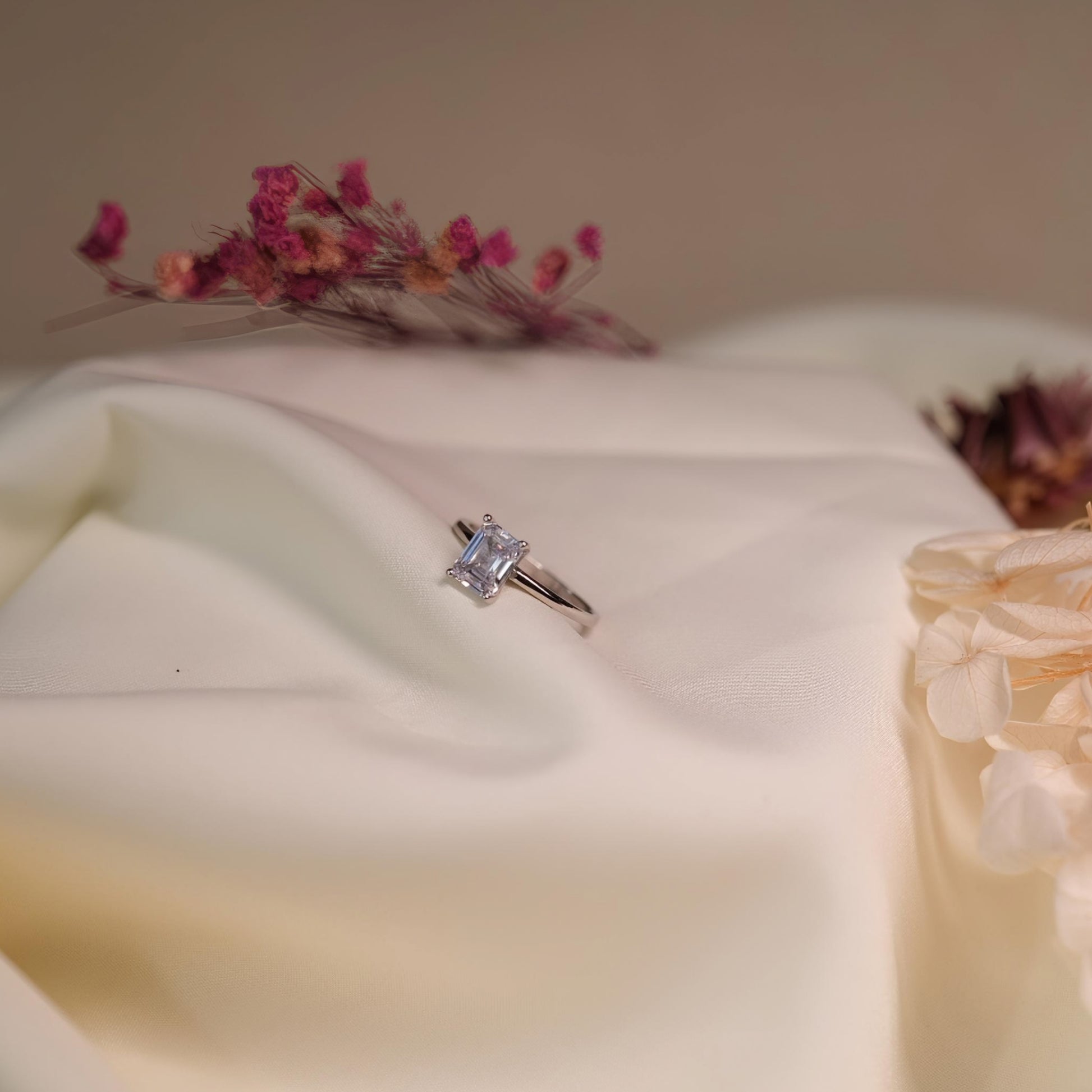 Aurora Emerald Solitaire Ring