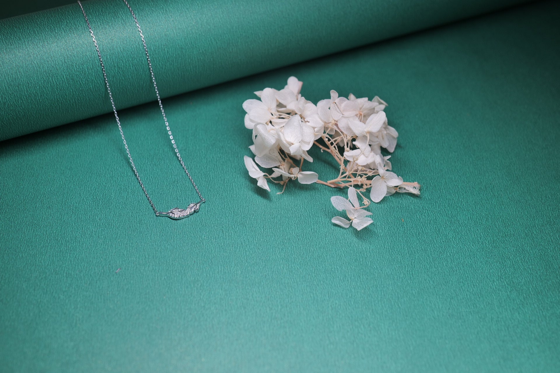 Sylva Leaf Necklace