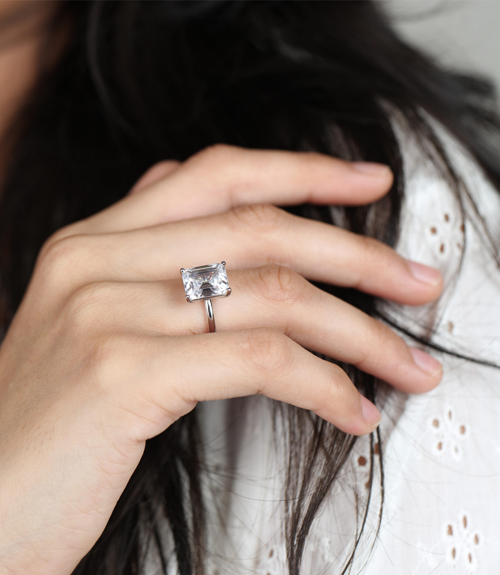 Aurora Grand Emerald Solitaire Ring