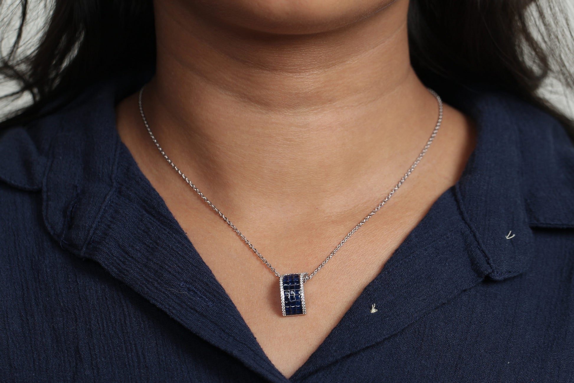 Midnight Curve Necklace