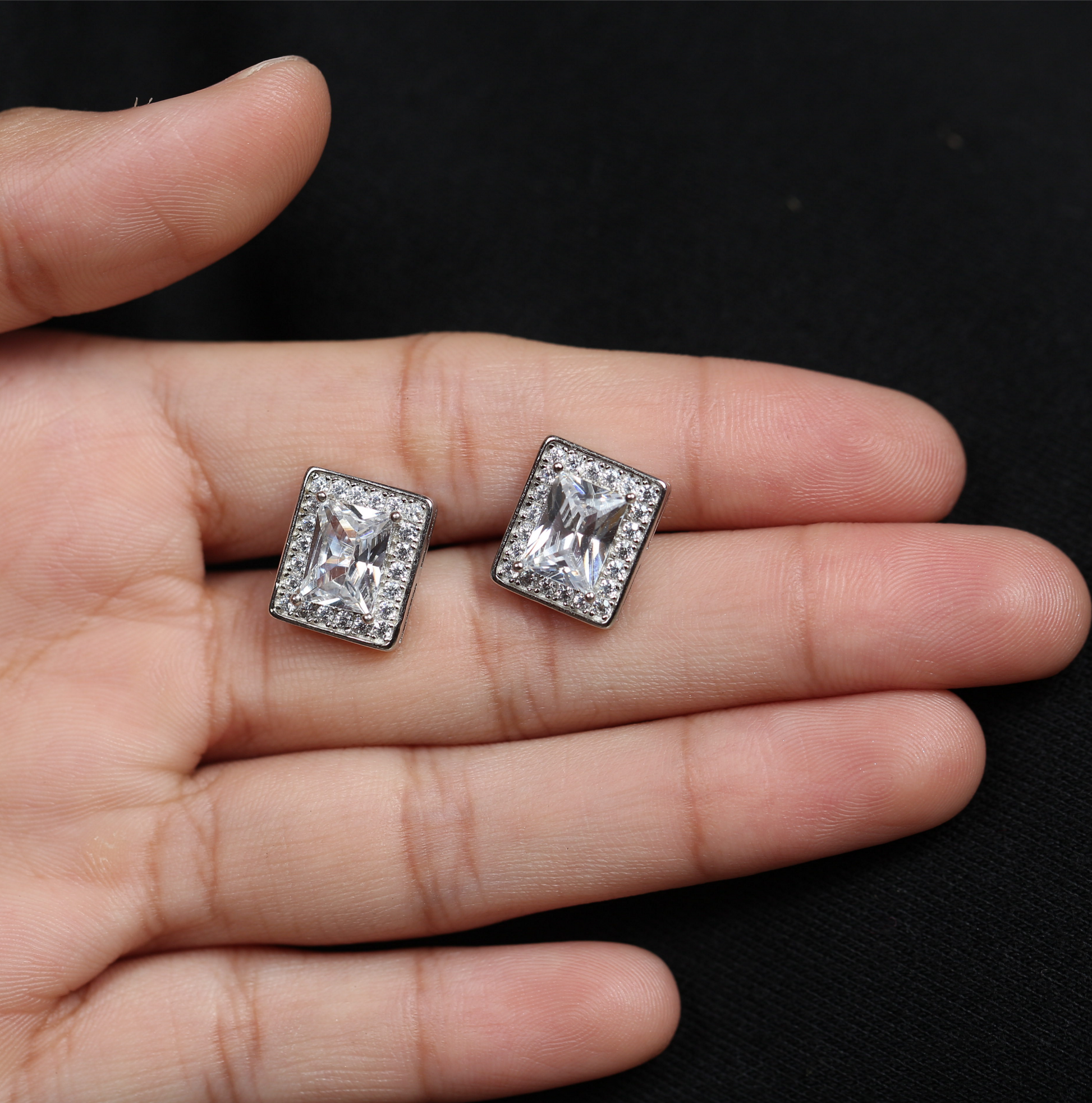 Lumière Radiant Stud