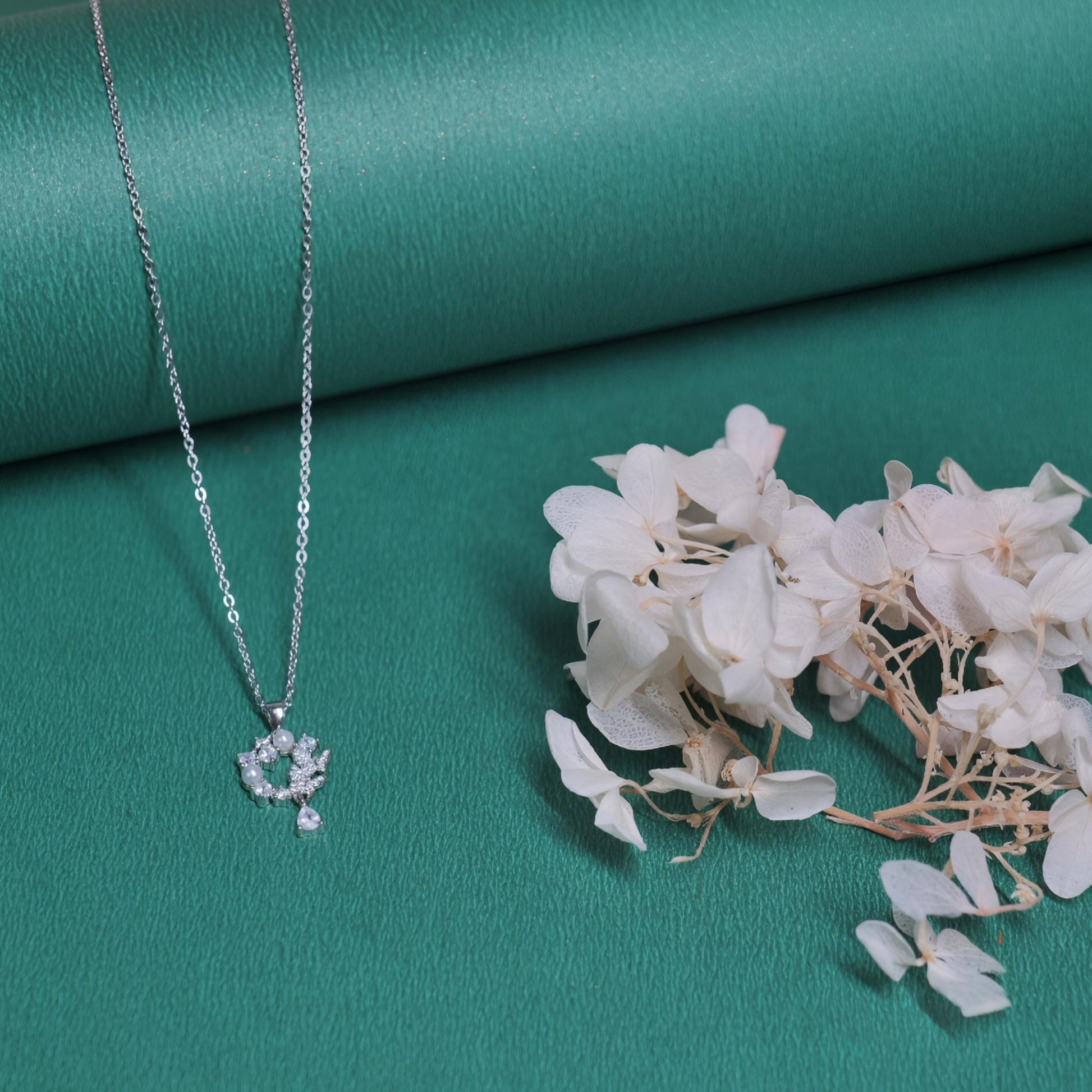 Elora Floral Pearl Necklace