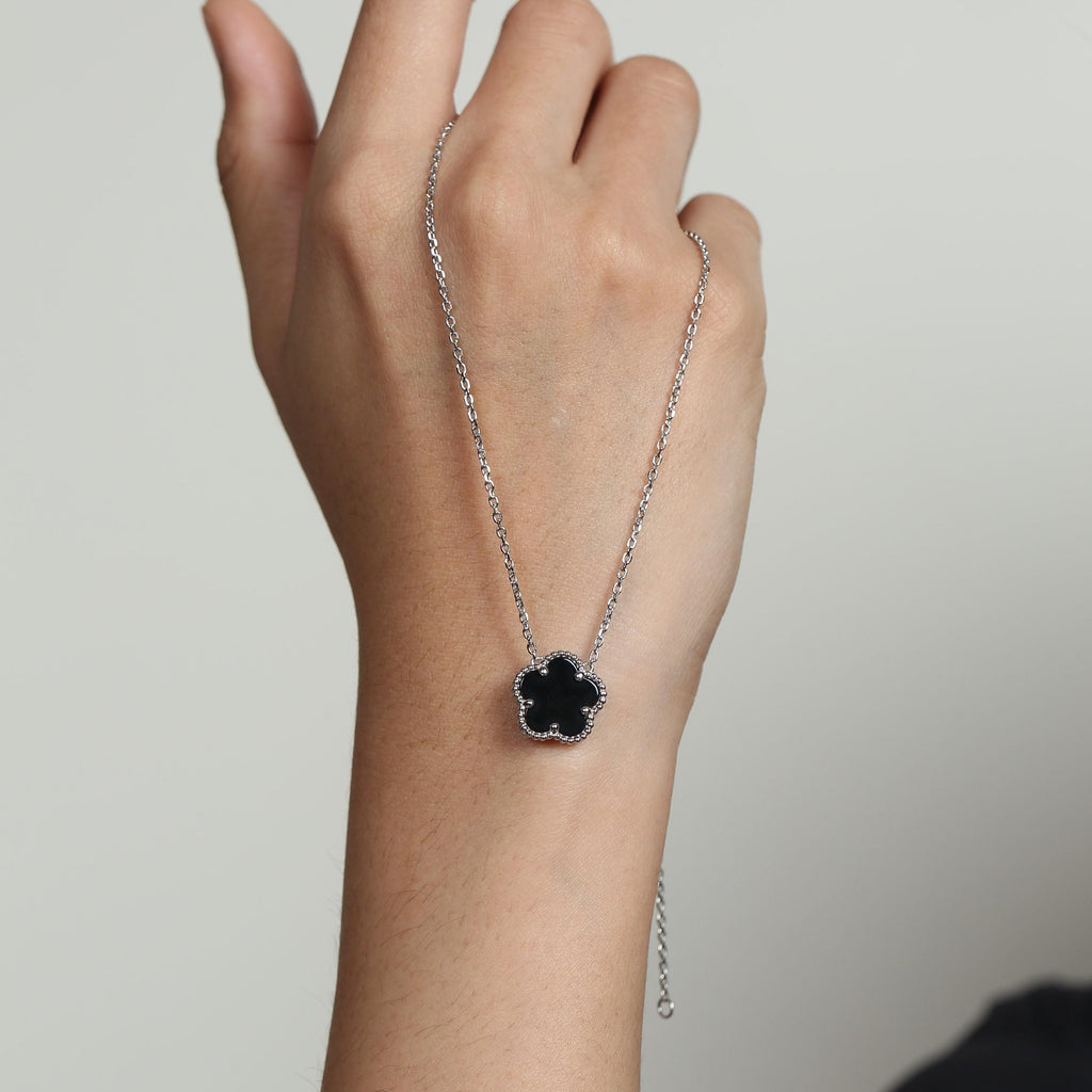 Noire Fleur Necklace